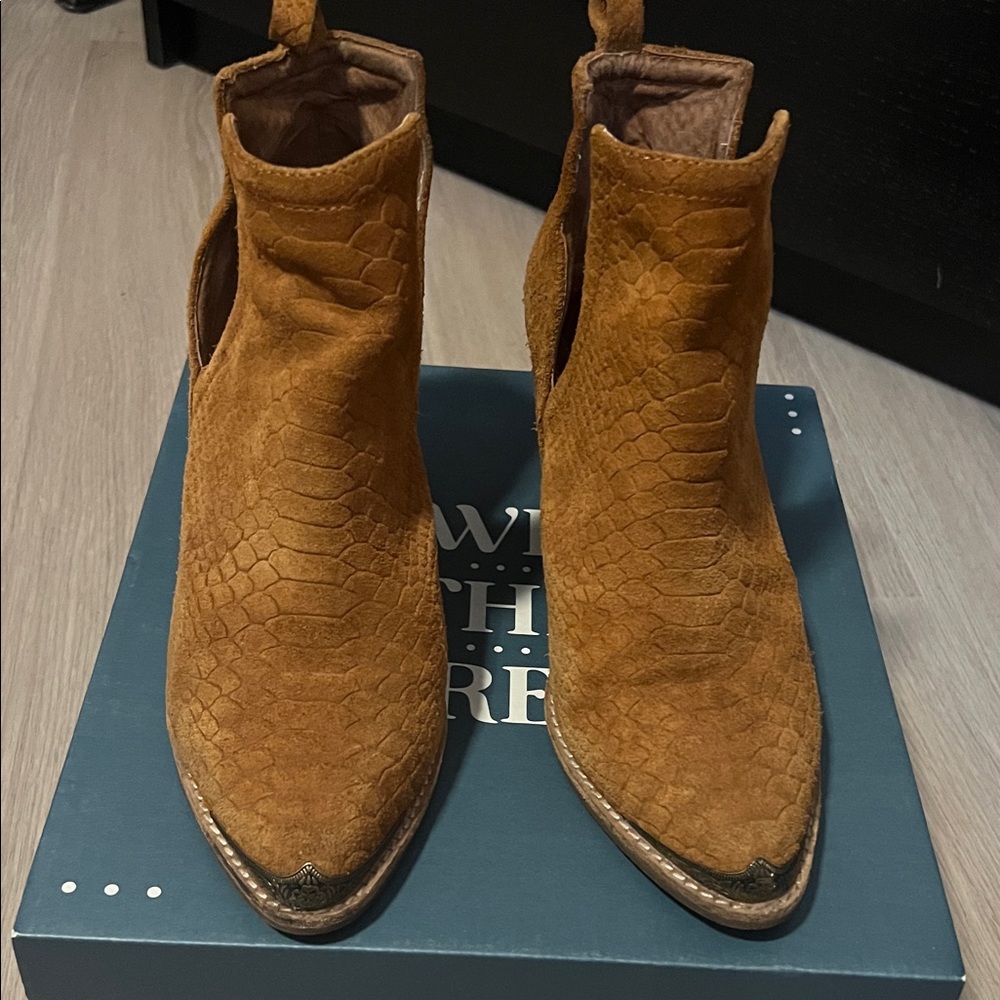 Free People brand Jeffrey Campbell Brown leather/suede Ankle Booties